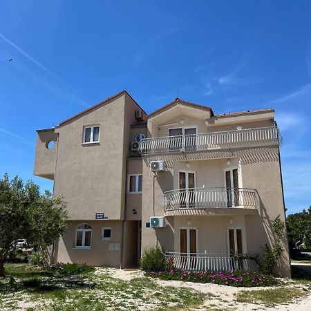 Apartmani Saldi Pakoštane 外观 照片