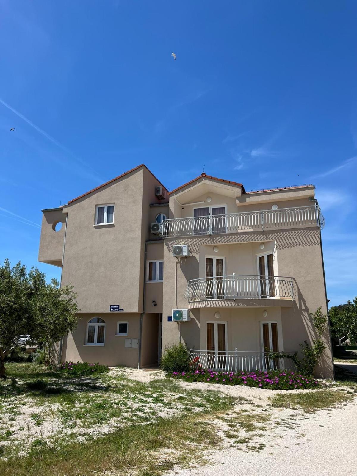 Apartmani Saldi Pakoštane 外观 照片